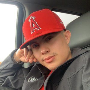 Meet your Posher, Cesar